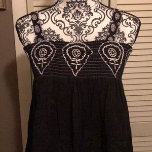 Pretty Black /White Summer Tank Top